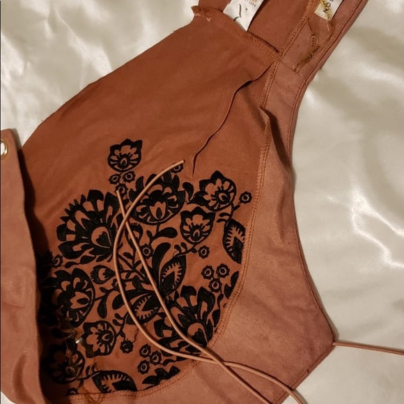 Top - Picture 2 of 4